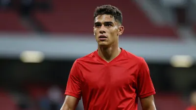 Aaron Lacey joins Chesham United on loan from Oxford United